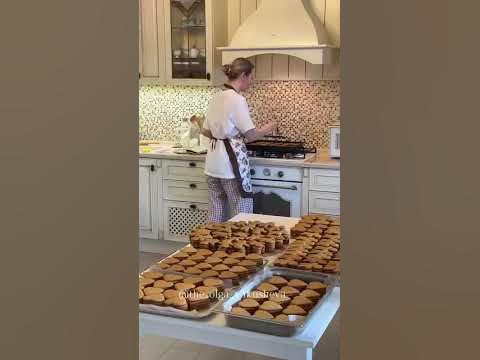 Unlock the Secret to Soft Gingerbread: Molasses & Spices